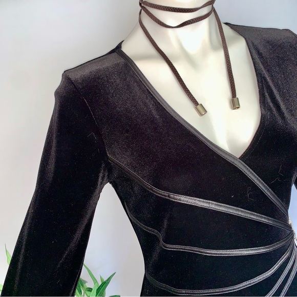 v i n t a g e :: Gorgeous Black Velvet Y2K Midi Dress - Picture 13 of 13